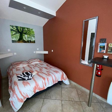 Dependance Individuelle Apartman Nans-les-Pins Kültér fotó