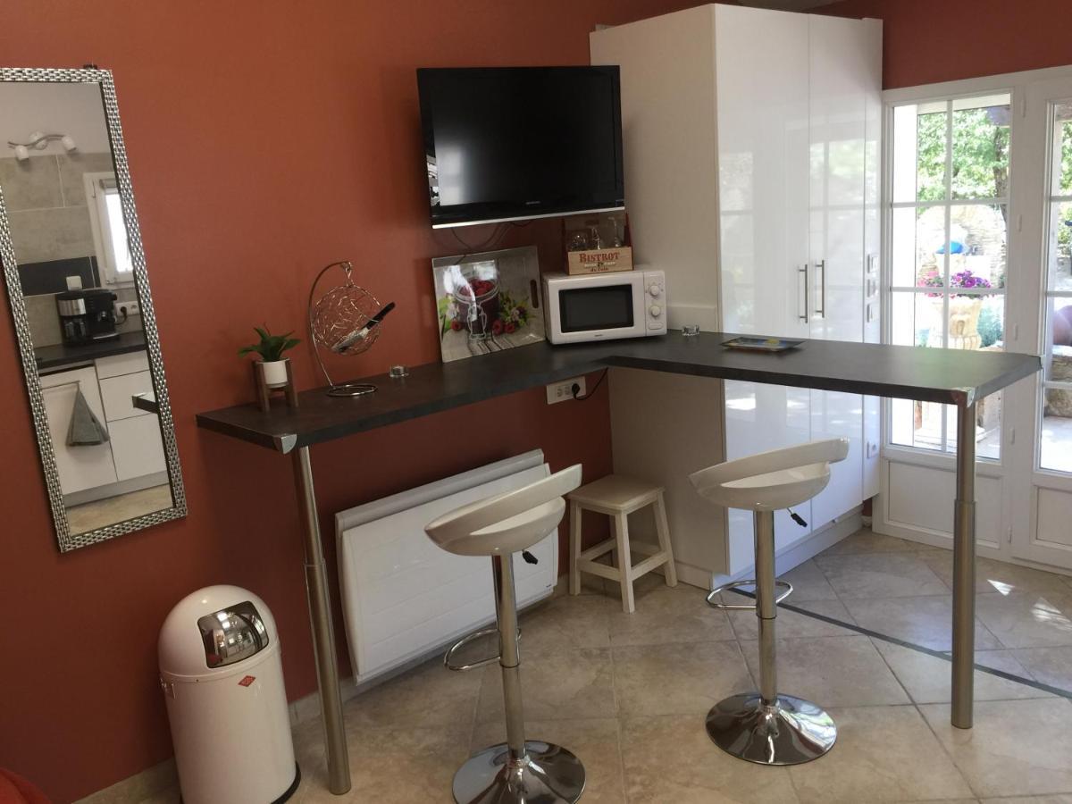 Dependance Individuelle Apartman Nans-les-Pins Kültér fotó