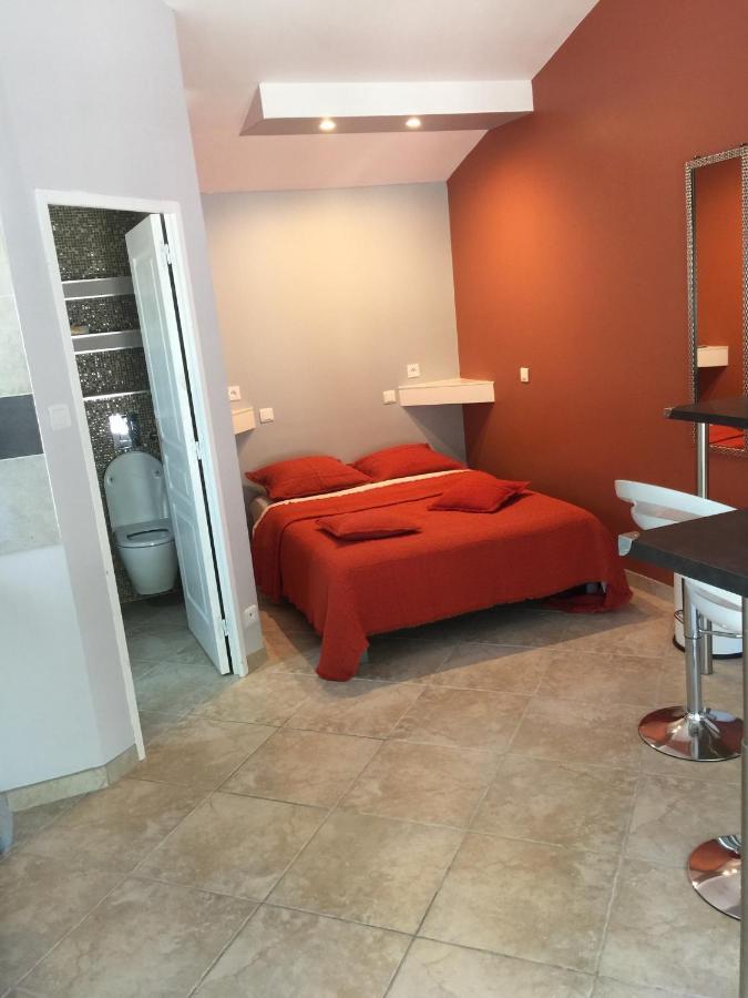 Dependance Individuelle Apartman Nans-les-Pins Kültér fotó