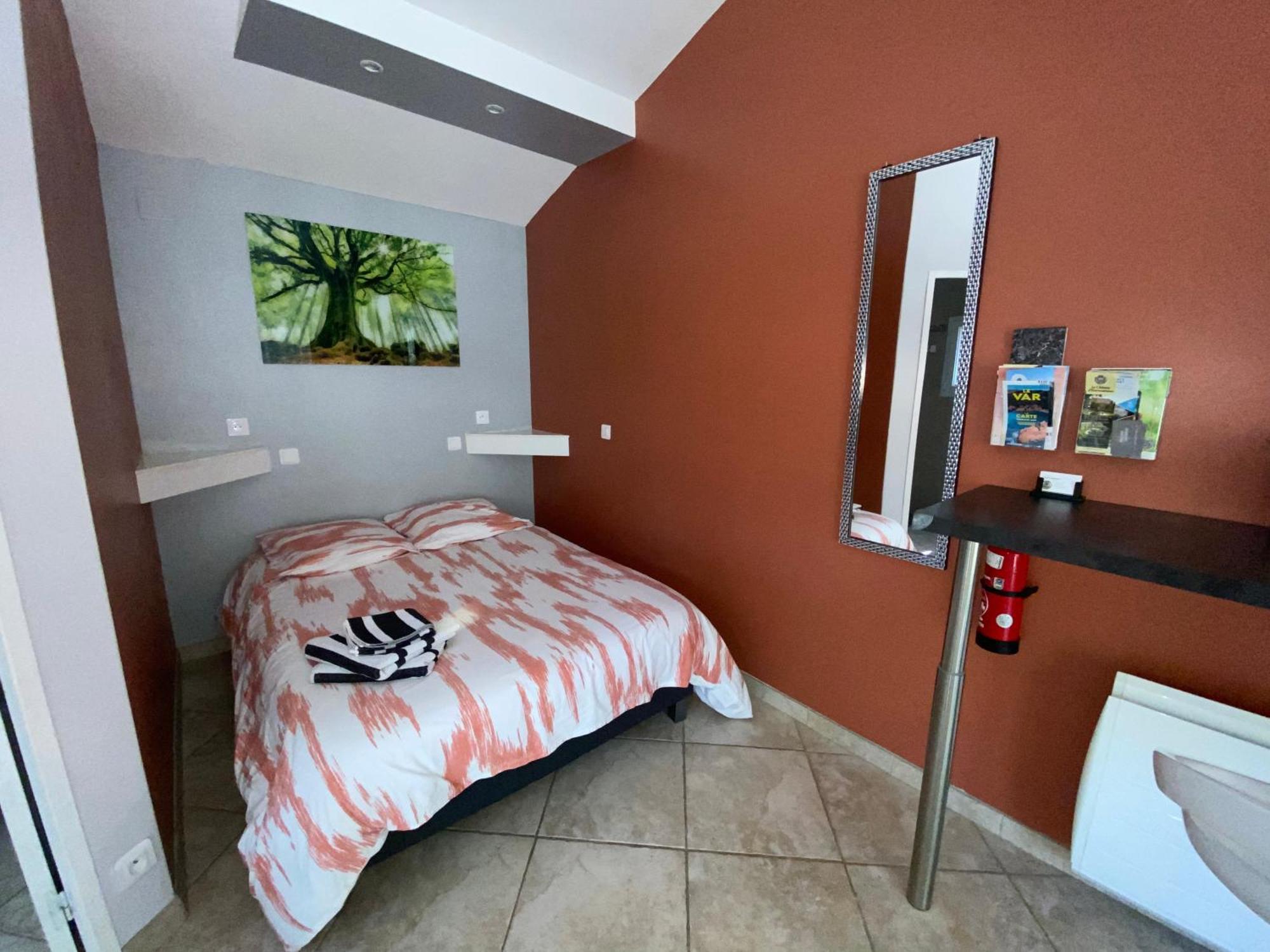 Dependance Individuelle Apartman Nans-les-Pins Kültér fotó