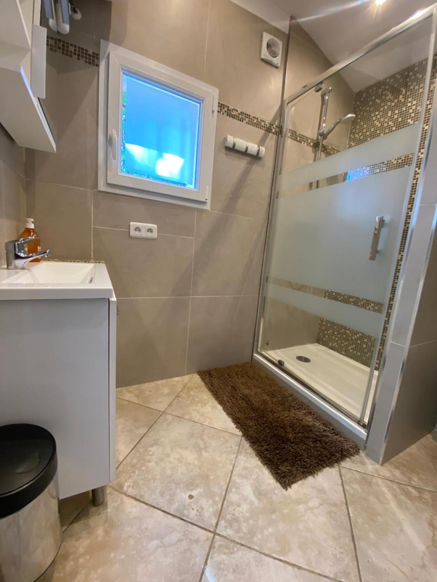Dependance Individuelle Apartman Nans-les-Pins Kültér fotó