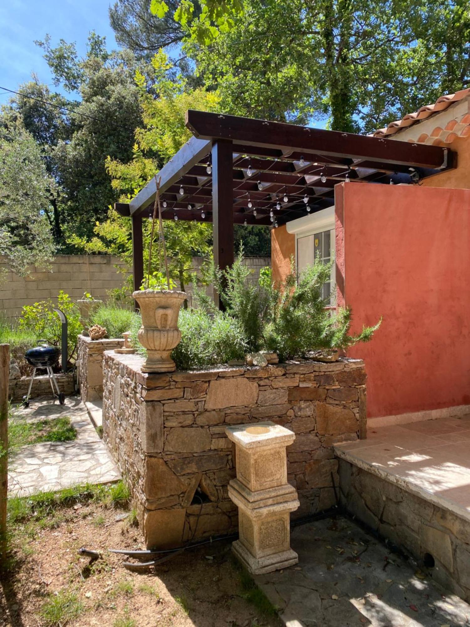 Dependance Individuelle Apartman Nans-les-Pins Kültér fotó